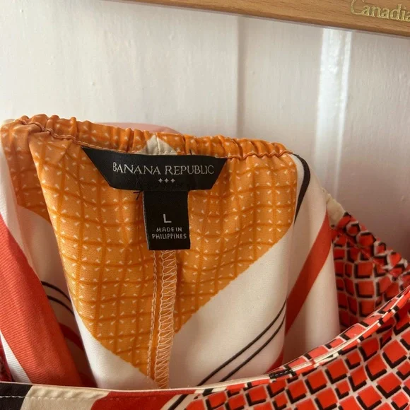 Banana Republic Red and Cream Patterned Halter Camisole with Scarf Tie - Picture 3 of 5